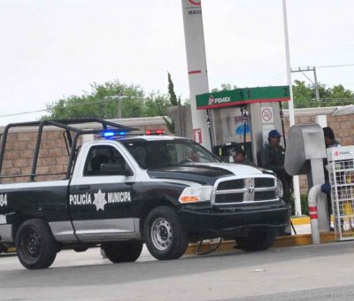 Abastecen de gasolina a vehículos de seguridad de Irapuato