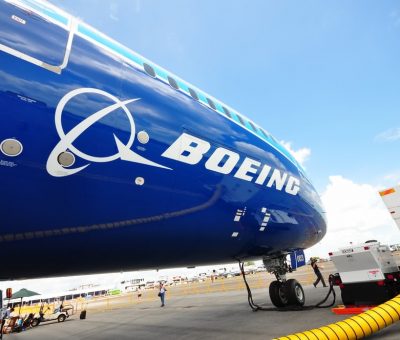 «Aterriza» Boeing su flota de aviones 737