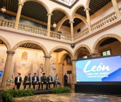 Celebran 150 aniversario de Palacio municipal de León