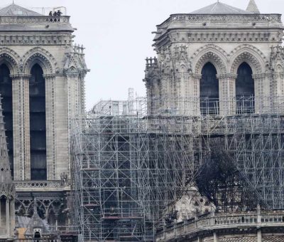 Primero el fuego, ahora la lluvia afecta Catedral de Notre Dame