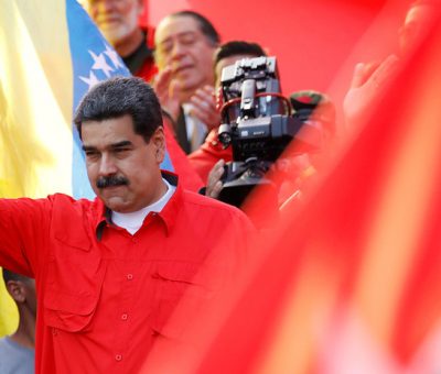 Encabeza Maduro marcha militar para exhibir apoyo de castrenses