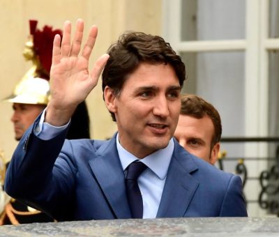 Trudeau pide disculpas por usar disfraz «racista»