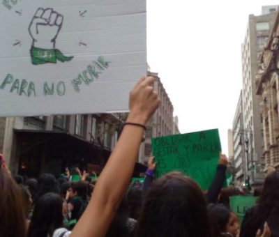 Con marcha, piden apoyo al aborto legal en Guanajuato