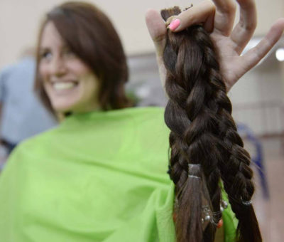 Cortazar invita a campaña para donar cabello a niñas con cáncer