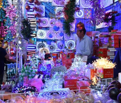 Se instalan 200 artesanos y  comerciantes en la Expo Navidad