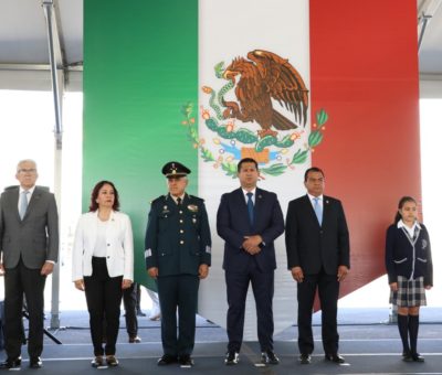 Conmemora Gobernador de Guanajuato Día de la Bandera