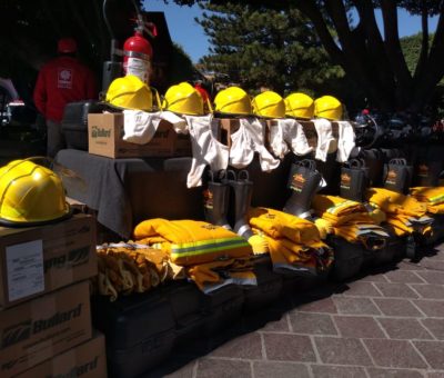 Recibe Protección Civil donación de ambulancia y equipo para bomberos por PEMEX