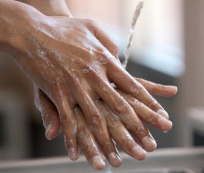 Lavarse las manos de forma adecuada y frecuente evita enfermedades: IMSS