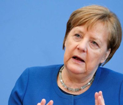 Merkel llama a la unidad para resolver la pandemia de COVID-19