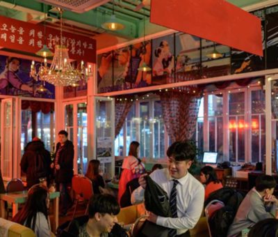 Siguen a la alza contagios de coronavirus en bares surcoreanos