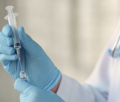 Experto ruso detalla prueba de vacuna contra COVID-19 en voluntarios