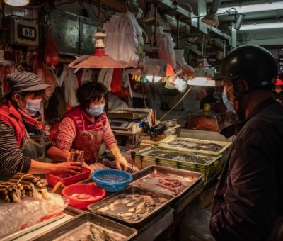 Mercado de Wuhan pudo haber amplificado contagio del coronavirus OMS