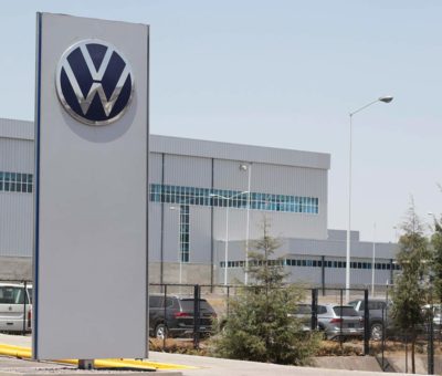 Bajo estrictas medidas de sanidad VW regresa a actividades