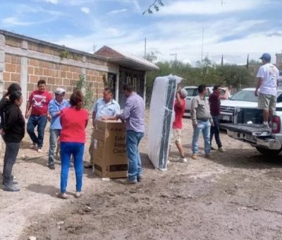 Entrega alcalde electrodomésticos a familias afectadas por inundación en Apaseo el Grande