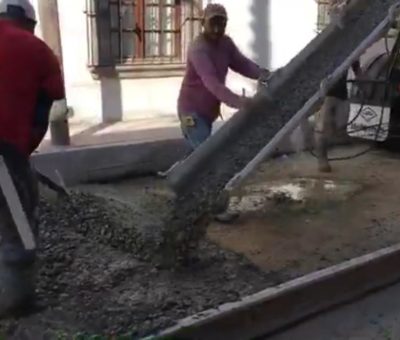 Continúan obras de pavimentación en Apaseo el Grande