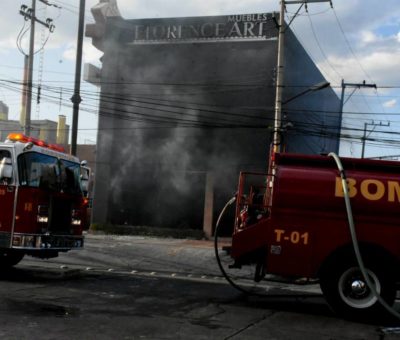Resaltan labor de bomberos en actos vandálicos del sábado