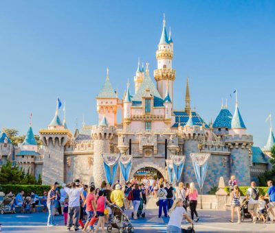 Disneyland abrirá en julio tras casi cuatro meses cerrado por COVID-19