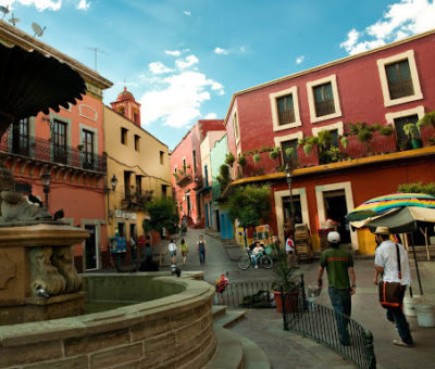 Instalarán 40 tinacos en zonas concurridas para el lavado de manos en Guanajuato Capital
