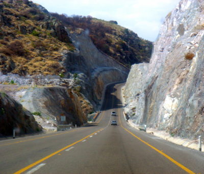 Invierten millones de pesos en conservación de carreteras estatales de Guanajuato