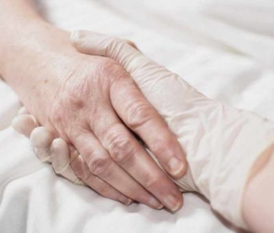 Vaticano critica aplicación de la eutanasia
