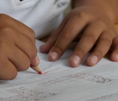 Entregan becas escolares con beneficio a 5 mil 102 familias en Guanajuato Capital