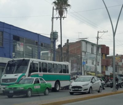 Taxistas irapuatenses enfrentan solos crisis por Covid-19, sus ingresos bajaron a un 40%