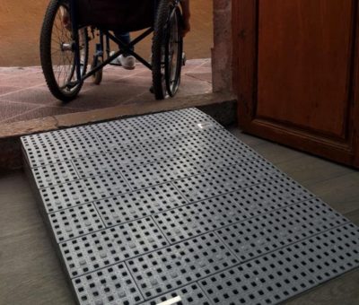 Inician la colocación de rampas para discapacitados en Salvatierra
