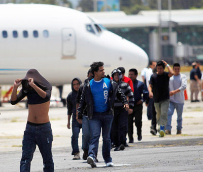 Deportan más de 300 hondureños indocumentados