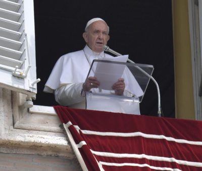 Papa pide ayudar a personas ‘en dificultad’ por la crisis económica derivada del COVID-19