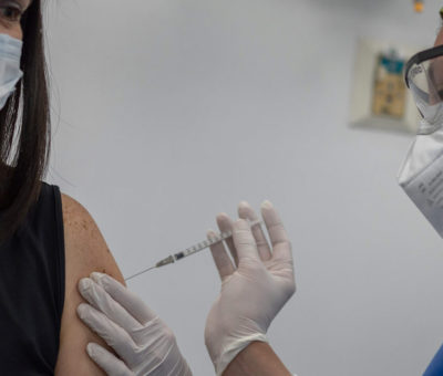 Maestros serán los siguientes en la etapa de vacunación en México