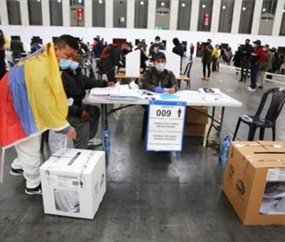 Ecuador vota por presidente y vicepresidente en segunda vuelta