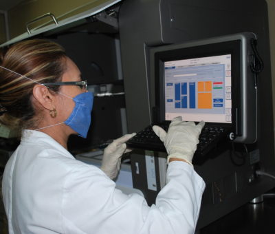 Laboratorio Estatal de Salud Pública evoluciona con una mayor capacidad de procesamiento de pruebas Covid-19.