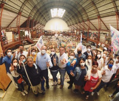 Visita Alejandro Navarro a Comerciantes del Mercado Hidalgo y de Gavira