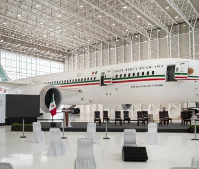 Kamala Harris sugirió vender avión presidencial de  México a empresarios que viajan al espacio