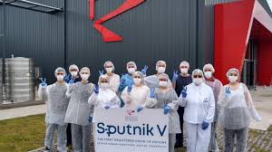 México envía a Rusia pruebas piloto de vacuna Sputnik V