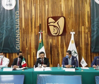 IMSS y gobierno de Guanajuato acuerdan trabajar en proyectos de salud prioritaria
