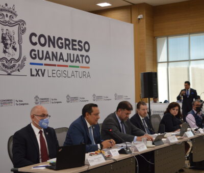 Profesionales de la salud reciben reconocimiento de la actual Legislatura de Guanajuato por la labor desempeñada en estos 2 años de pandemia