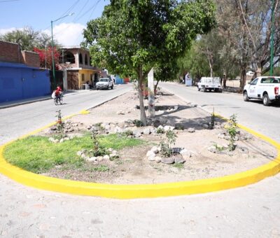 Inaugura JMM dos calles en Roque y en San José de Guanajuato