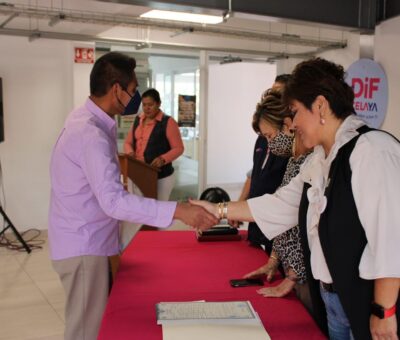 DIF Celaya entrega actas de matrimonio a 11 parejas dentro de su programa de “Regularización del Estado Civil 2022”
