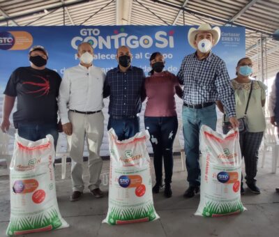 Entrega SDAyR y Municipio 182 toneladas de fertilizante a productores de Cortazar
