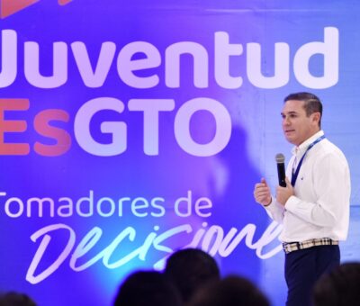 Empodera Navarro a la juventud con llamado a cambiar el futuro de México