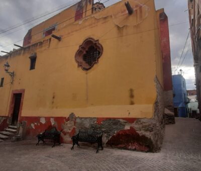 Restauran fachada y muros del templo de San Roque