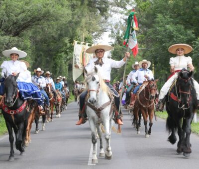 Reciben en Cortazar cabalgata por la ruta de la independencia de México