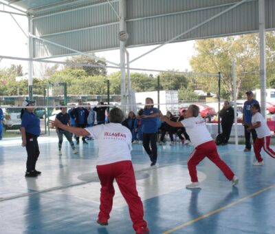 Adultos Mayores de Celaya se enfrentan a los de Villagrán en partido amistoso de Cachibol