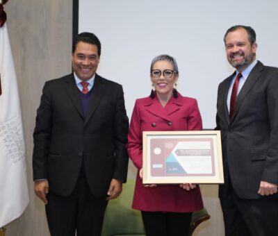 Senadora Alejandra Reynoso recibe reconocimiento