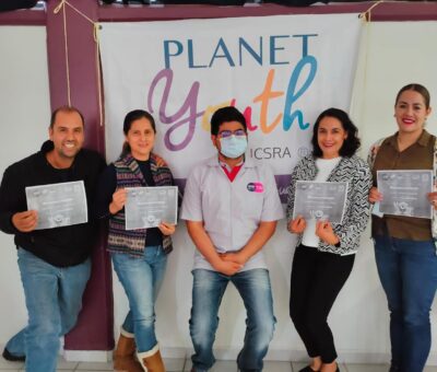 Firma de acuerdos parentales en el Instituto Mendel y Telesecundaria 915 en Uriangato