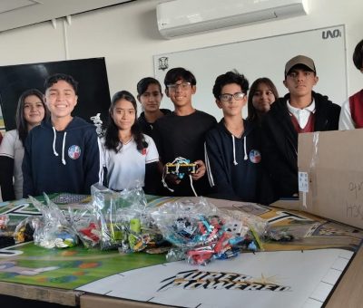 Reciben estudiantes 65 de kits de robótica del programa First Lego League