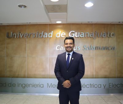 Certifican por primera vez a un profesor UG para evaluar programas educativos de nivel superior  