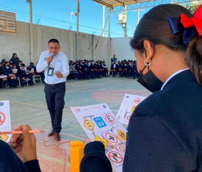 Llevan campaña de cultura vial a alumnos de la Telesecundaria Amado Nervo en Romita
