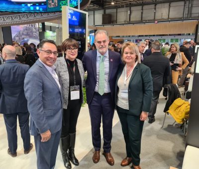 Recibe Foodathon Premio Excelencias 2022 en FITUR